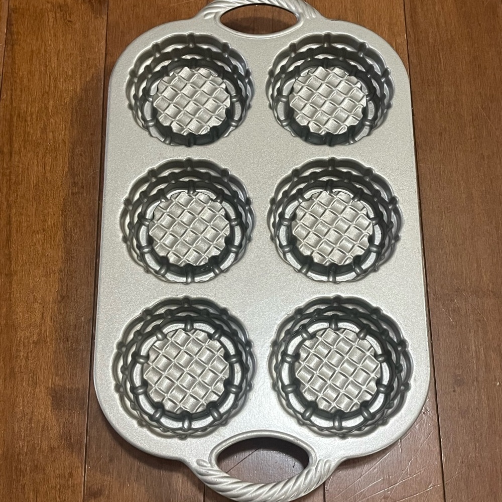 Nordic Ware USA Woven Shortcake Baskets Pan 3 Cup Volume